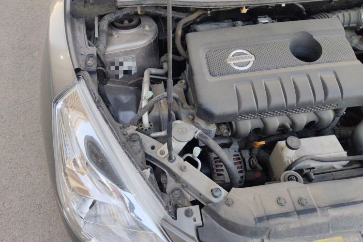 Used Nissan Tiida 2014 1.6L CVT Smart Model Engine Bay Right