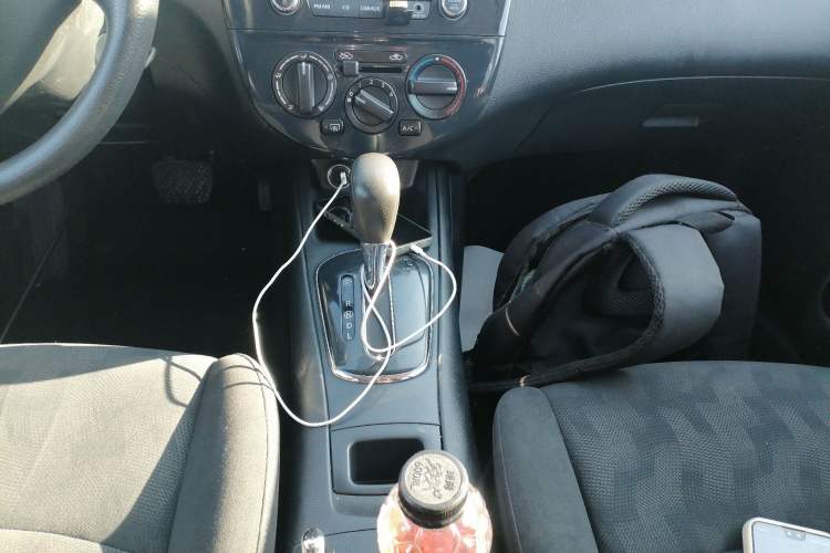 Used Nissan Tiida 2014 1.6L CVT Comfort Model Gear Lever