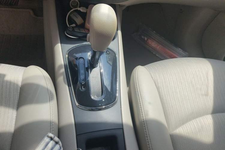 Used Nissan Tiida 2014 1.6L CVT Smart Model Gear Lever