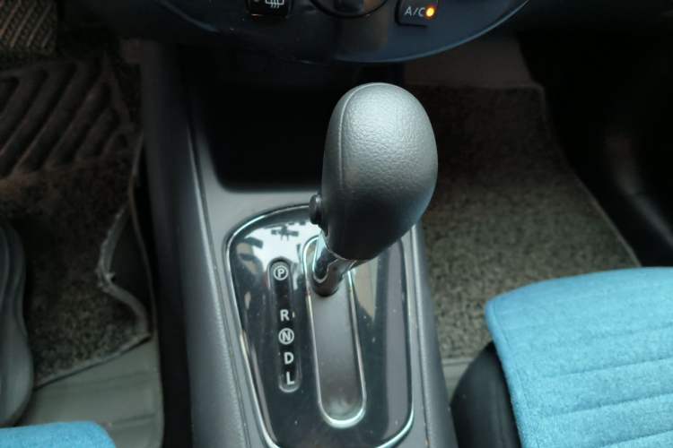 Used Nissan Tiida 2014 1.6L CVT Comfort Model Gear Lever