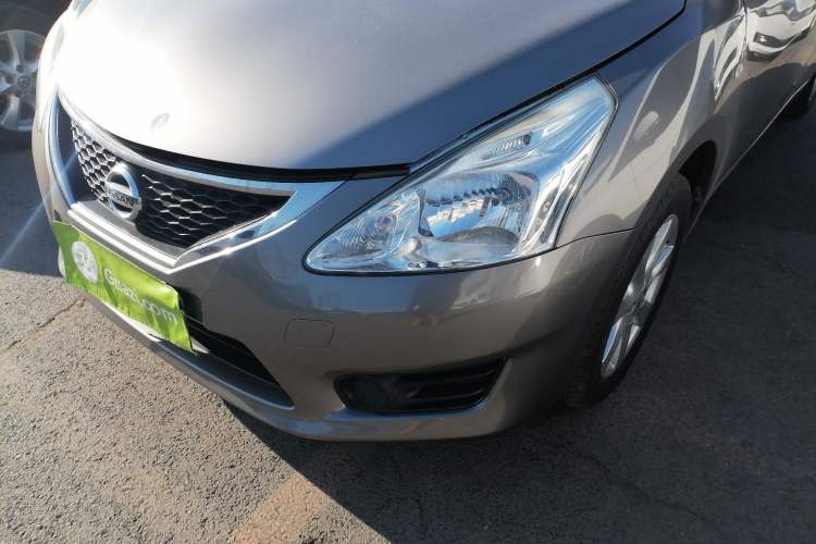 Used Nissan Tiida 2014 1.6L CVT Comfort Model Left Front Headlight