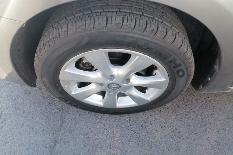 Used Nissan Tiida 2014 1.6L CVT Comfort Model Left Front Wheel Hub