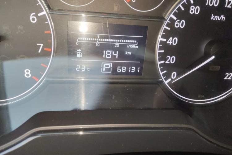 Used Nissan Tiida 2014 1.6L CVT Smart Model Odometer Close Up