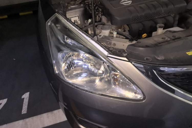Used Nissan Tiida 2014 1.6L CVT Smart Model Right Front Headlight