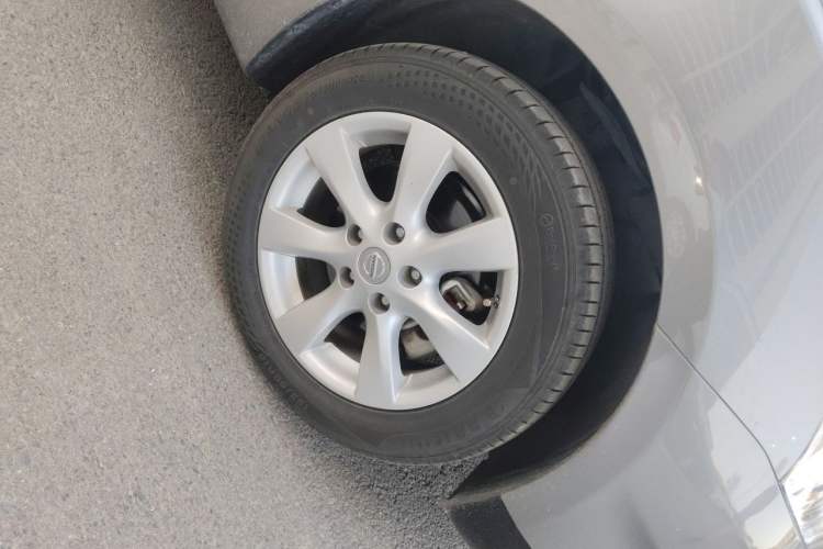 Used Nissan Tiida 2014 1.6L CVT Smart Model Right Front Wheel Hub