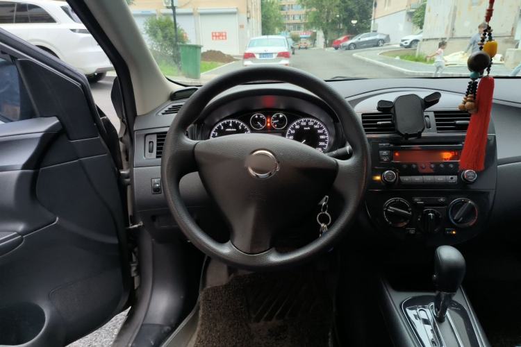 Used Nissan Tiida 2014 1.6L CVT Comfort Model Steering Wheel