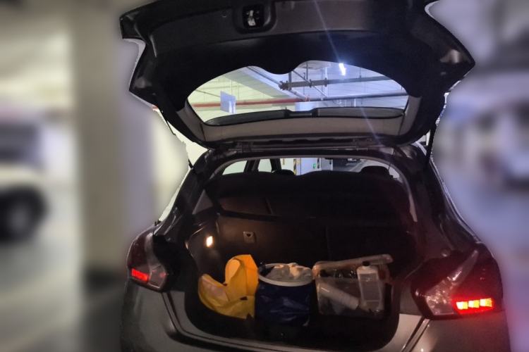 Used Nissan Tiida 2014 1.6L CVT Smart Model Trunk