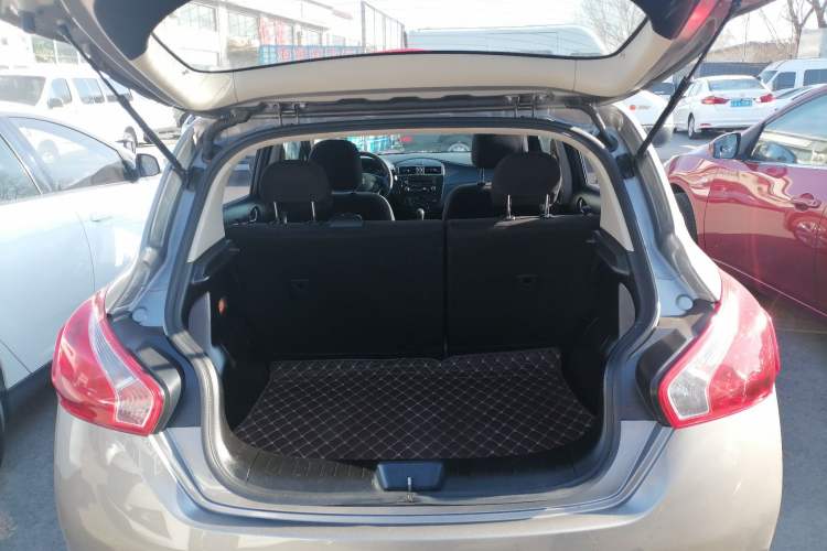 Used Nissan Tiida 2014 1.6L CVT Comfort Model Trunk