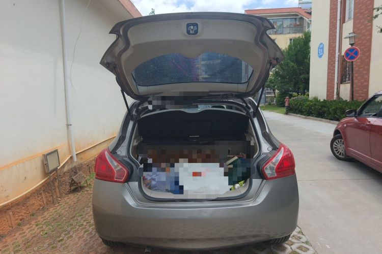 Used Nissan Tiida 2014 1.6L CVT Smart Model Trunk