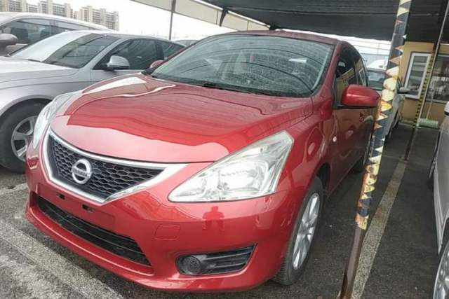 Ojetý Nissan Tiida 2014 1.6L CVT Comfort Model