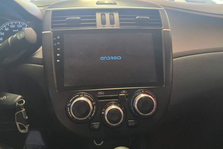 Used Nissan Tiida 2014 1.6L CVT Comfort Model Audio And AC Panel