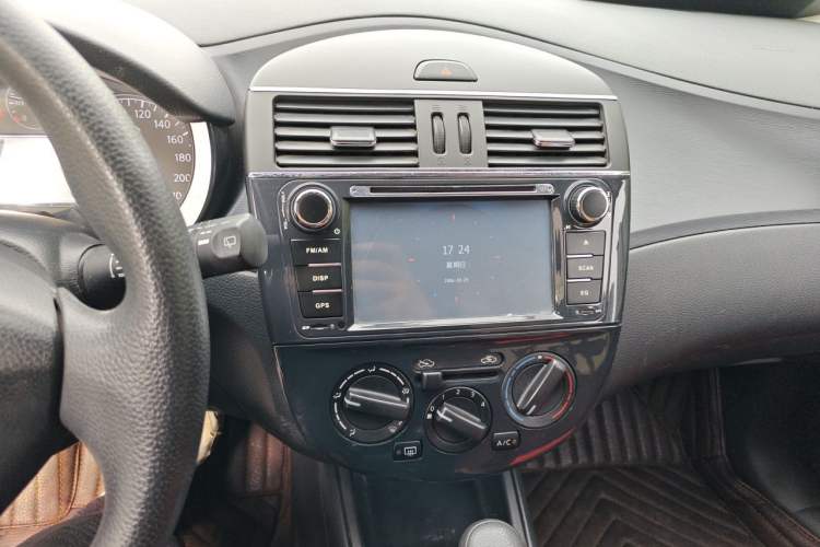Used Nissan Tiida 2014 1.6L CVT Comfort Model Audio And AC Panel