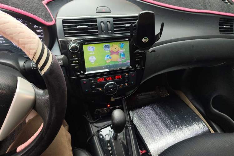 Used Nissan Tiida 2014 1.6L CVT Smart Model Audio And AC Panel