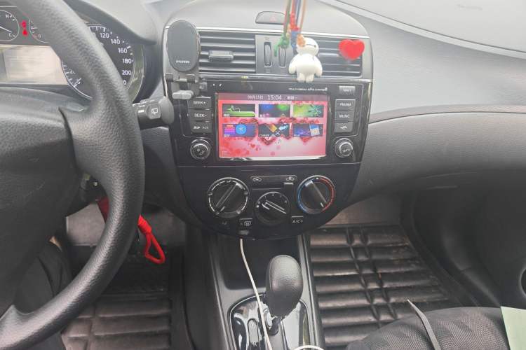 Used Nissan Tiida 2014 1.6L CVT Comfort Model Audio And AC Panel