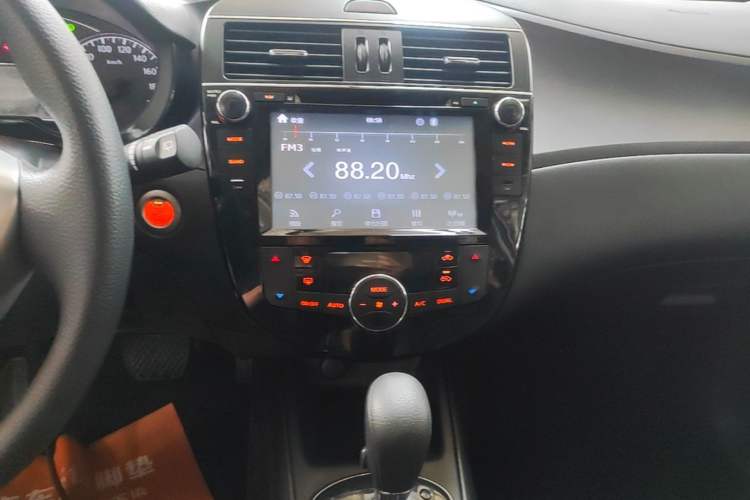 Used Nissan Tiida 2014 1.6L CVT Smart Model Audio And AC Panel