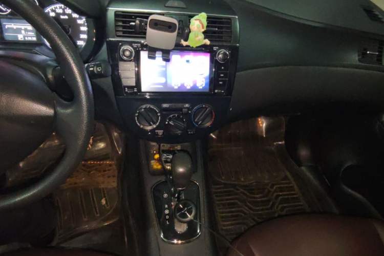 Used Nissan Tiida 2014 1.6L CVT Smart Model Audio And AC Panel