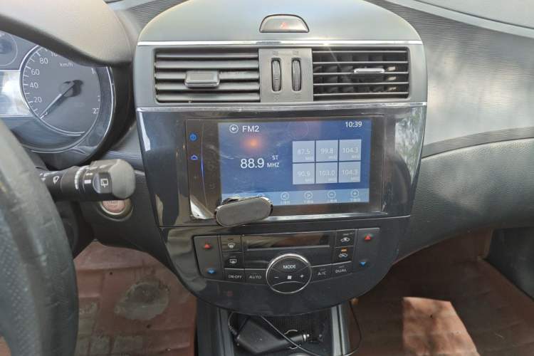 Used Nissan Tiida 2014 1.6L CVT Smart Model Audio And AC Panel