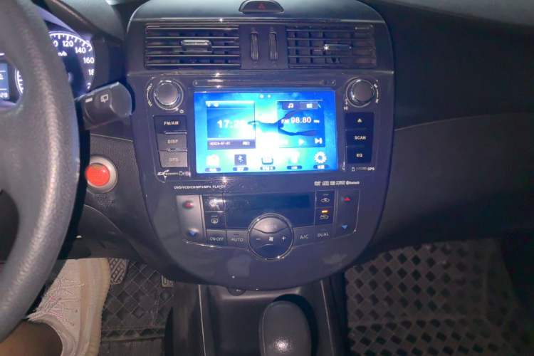 Used Nissan Tiida 2014 1.6L CVT Smart Model Audio And AC Panel