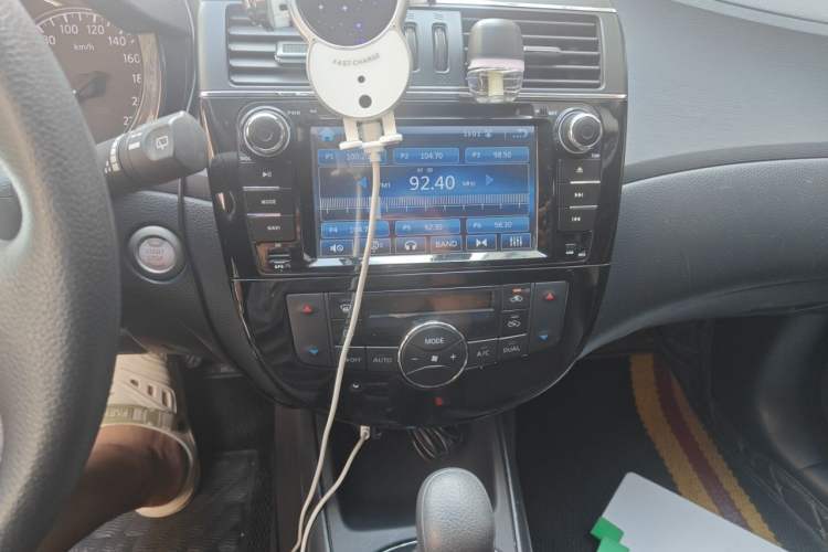 Used Nissan Tiida 2014 1.6L CVT Smart Model Audio And AC Panel