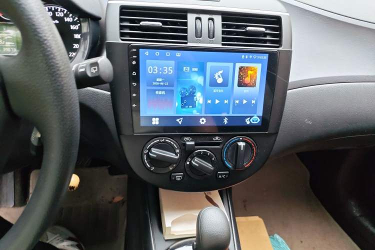 Used Nissan Tiida 2014 1.6L CVT Comfort Model Audio And AC Panel