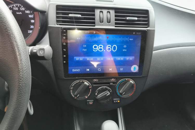 Used Nissan Tiida 2014 1.6L CVT Comfort Model Audio And AC Panel