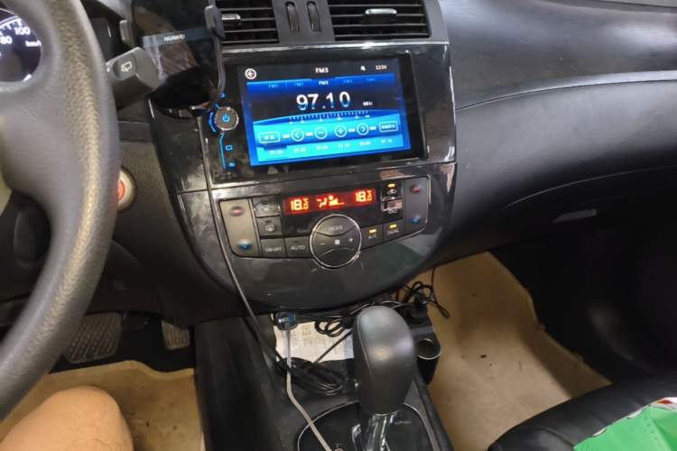 Used Nissan Tiida 2014 1.6L CVT Smart Model Audio And AC Panel