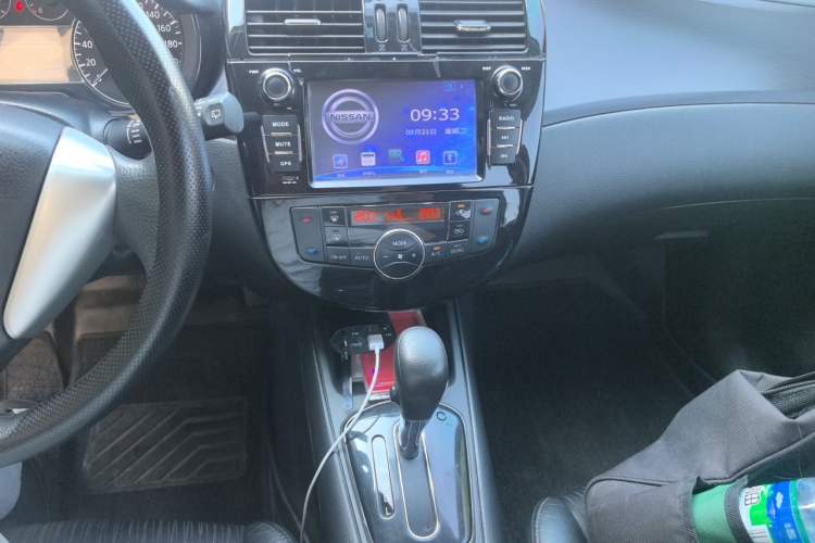 Used Nissan Tiida 2014 1.6L CVT Smart Model Audio And AC Panel