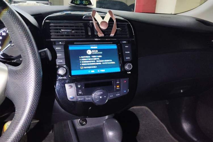 Used Nissan Tiida 2014 1.6L CVT Smart Model Audio And AC Panel