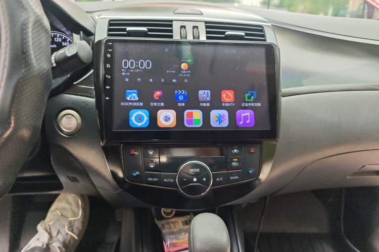 Used Nissan Tiida 2014 1.6L CVT Smart Model Audio And AC Panel