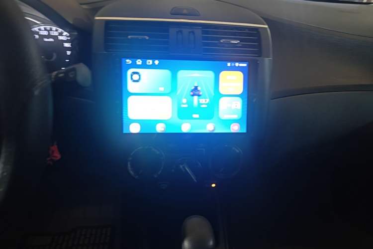 Used Nissan Tiida 2014 1.6L CVT Comfort Model Audio And AC Panel