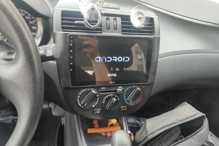 Used Nissan Tiida 2014 1.6L CVT Comfort Model Audio And AC Panel