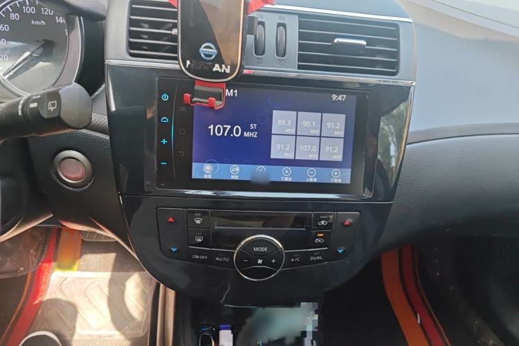 Used Nissan Tiida 2014 1.6L CVT Cool Cafe Edition Audio And AC Panel