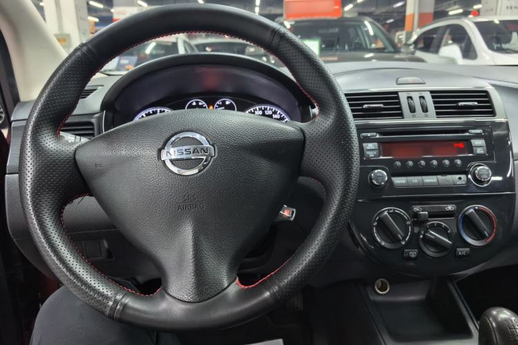 Used Nissan Tiida 2014 1.6L Manual Comfort Model Audio And AC Panel