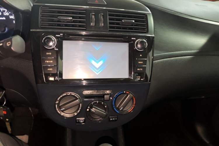 Used Nissan Tiida 2014 1.6L CVT Comfort Model Audio And AC Panel
