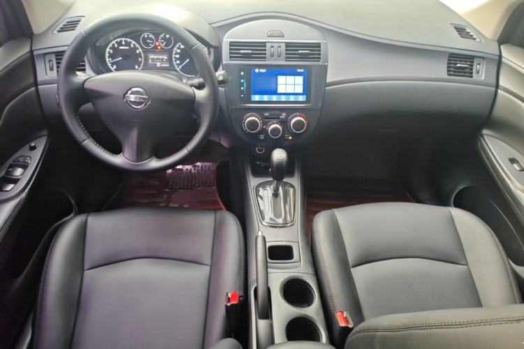 Used Nissan Tiida 2014 1.6L CVT Comfort Model Center Console