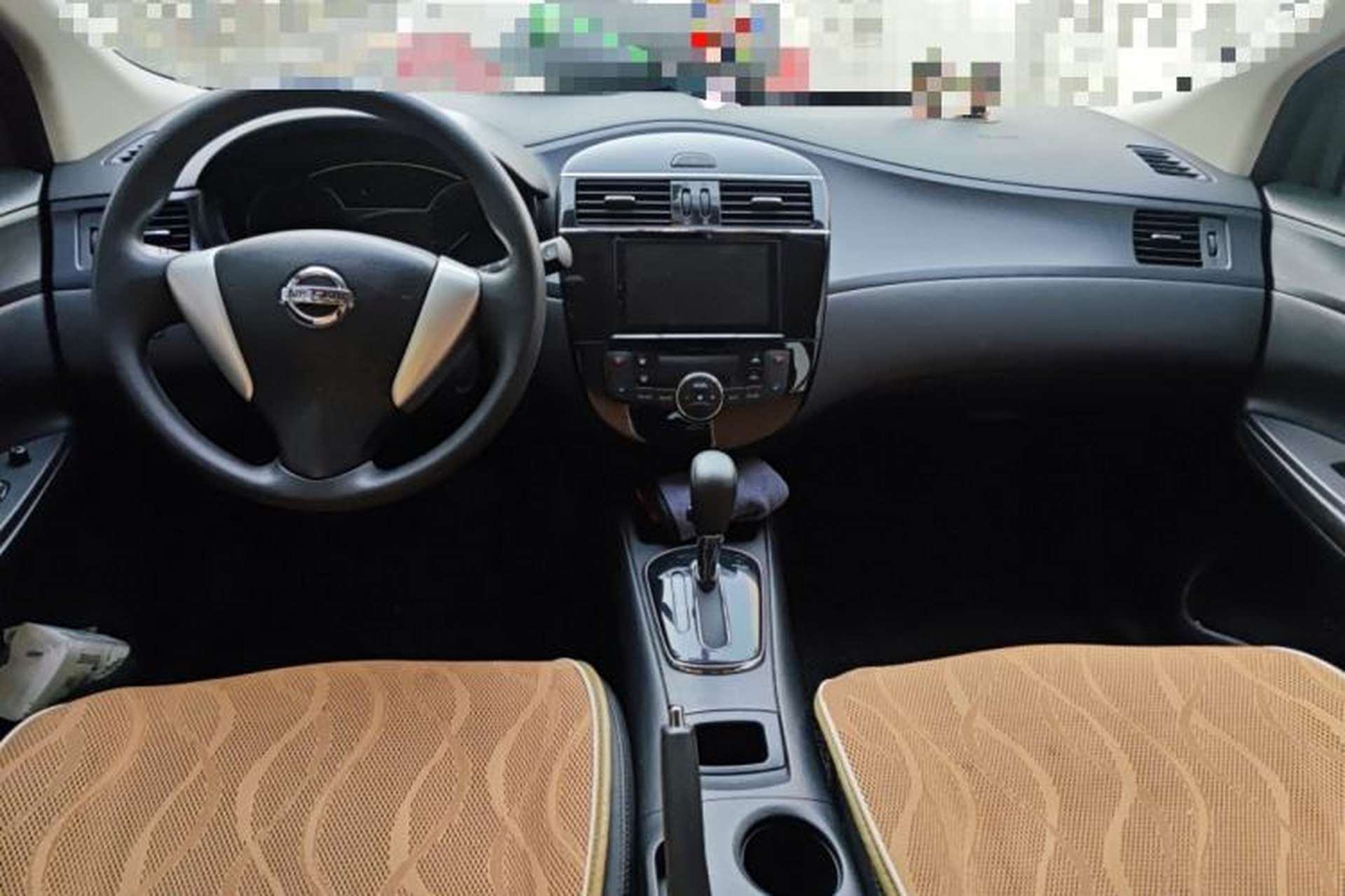 Used Nissan Tiida 2014 1.6L CVT Smart Model Center Console