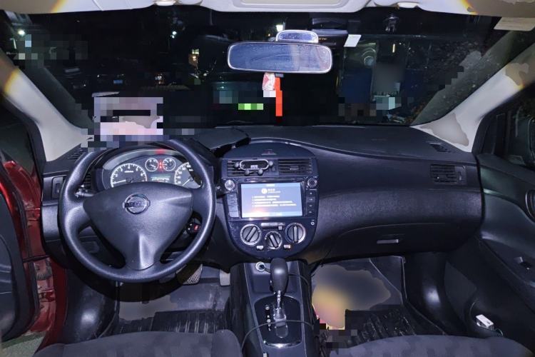 Used Nissan Tiida 2014 1.6L CVT Comfort Model Center Console