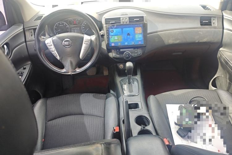 Used Nissan Tiida 2014 1.6L CVT Smart Model Center Console