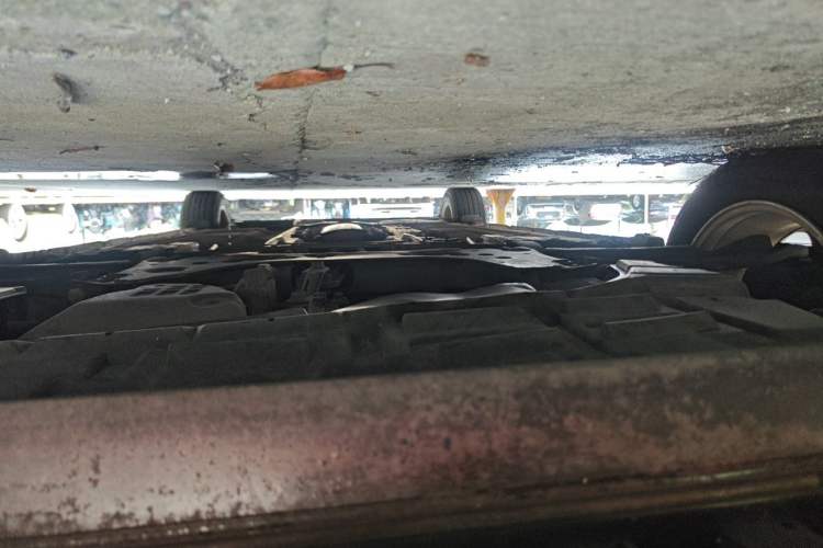 Used Nissan Tiida 2014 1.6L CVT Cool Cafe Edition Chassis Front