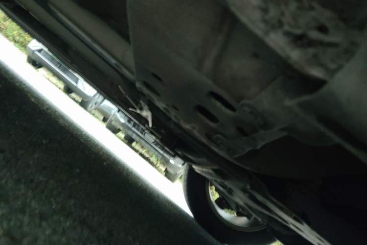 Used Nissan Tiida 2014 1.6L Manual Comfort Model Chassis Front Right