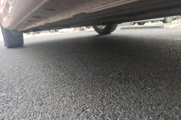 Used Nissan Tiida 2014 1.6L CVT Cool Cafe Edition Chassis Front Right