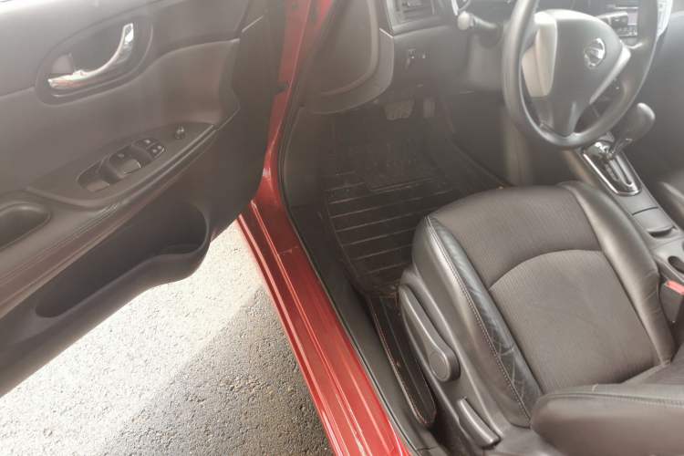 Used Nissan Tiida 2014 1.6L CVT Smart Model Driver Seat