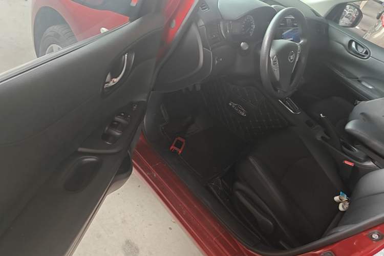 Used Nissan Tiida 2014 1.6L CVT Smart Model Driver Seat