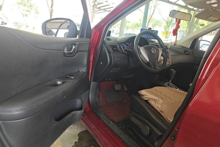 Used Nissan Tiida 2014 1.6L CVT Cool Cafe Edition Driver Seat