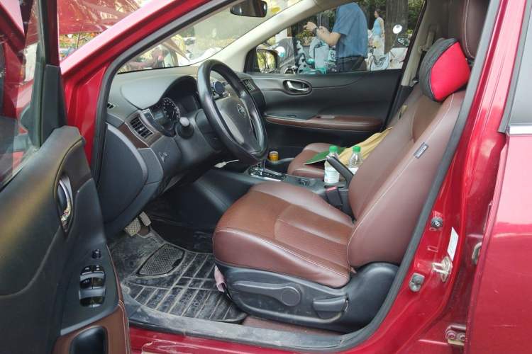 Used Nissan Tiida 2014 1.6L CVT Cool Cafe Edition Driver Seat