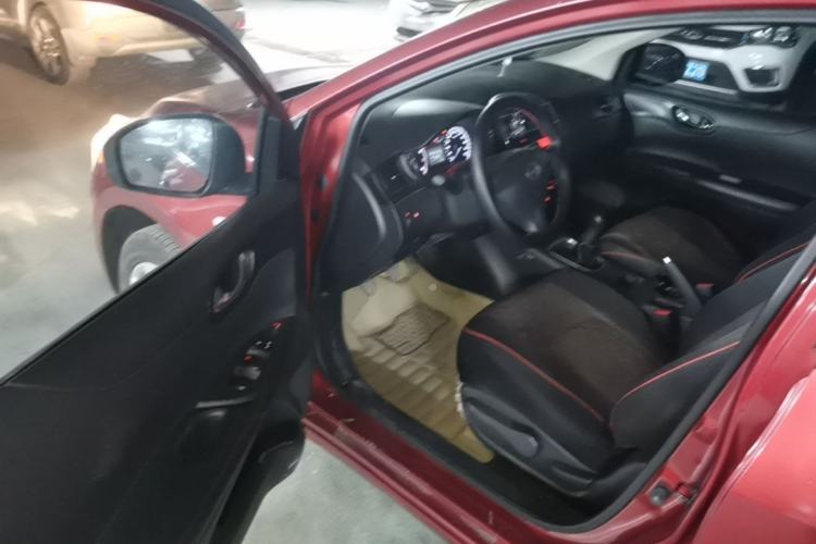 Used Nissan Tiida 2014 1.6L Manual Comfort Model Driver Seat