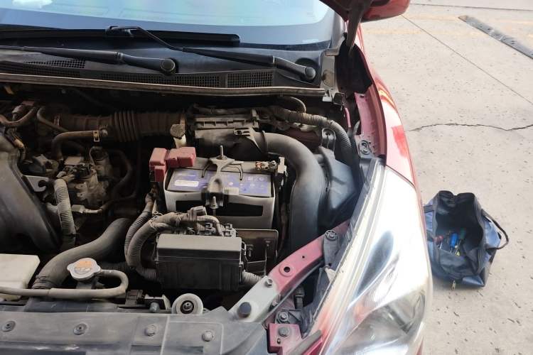 Used Nissan Tiida 2014 1.6L CVT Comfort Model Engine Bay Left