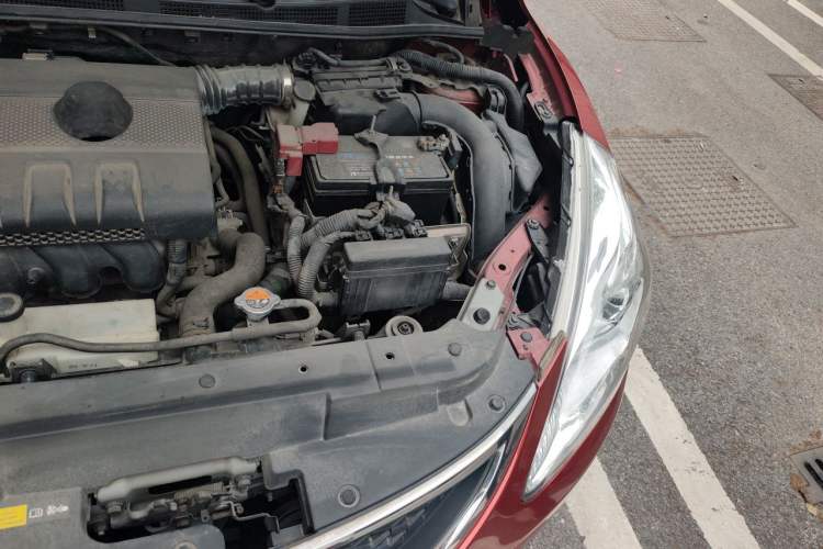 Used Nissan Tiida 2014 1.6L CVT Smart Model Engine Bay Left