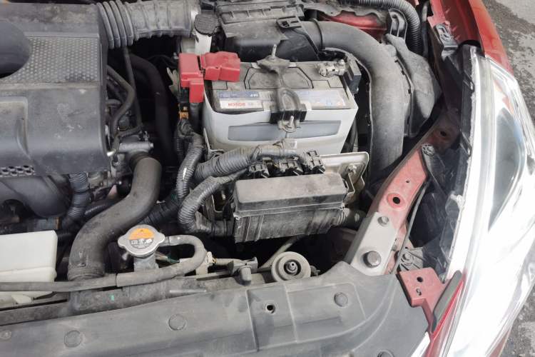 Used Nissan Tiida 2014 1.6L CVT Smart Model Engine Bay Left