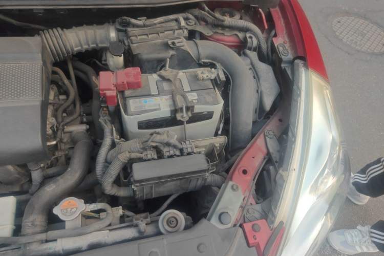 Used Nissan Tiida 2014 1.6L CVT Smart Model Engine Bay Left